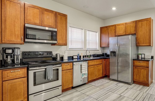 Clawson House | Explore the East Bay! Family-Friendly Home w/Yard