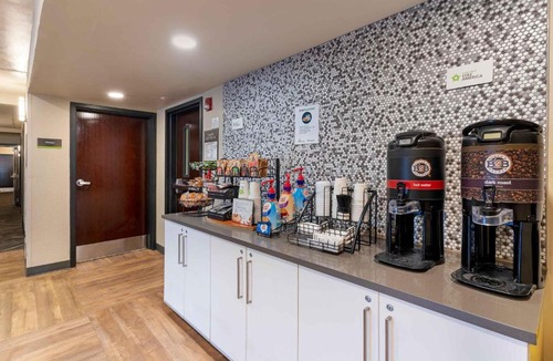 Union City Hotel | Extended Stay America Premier Suites - Union City - Dyer St