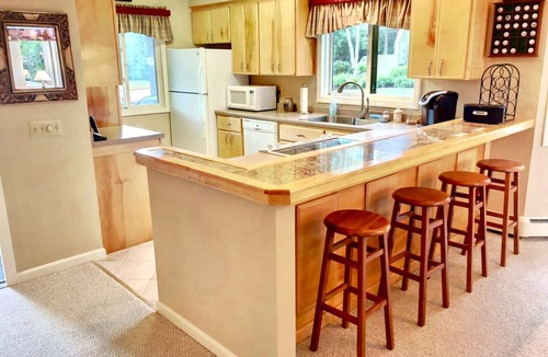 Carroll House | F48 Modern home with AC within walking distance of golf course and Mt Washington Hotel