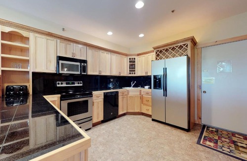 Sunday River Area Hotel | Fall Line S206