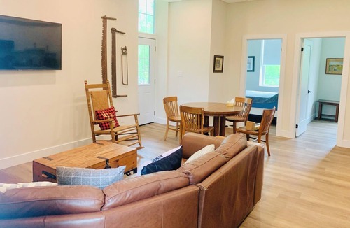 Burk's Falls House | Fall’s View Legacy | Sleep 22+