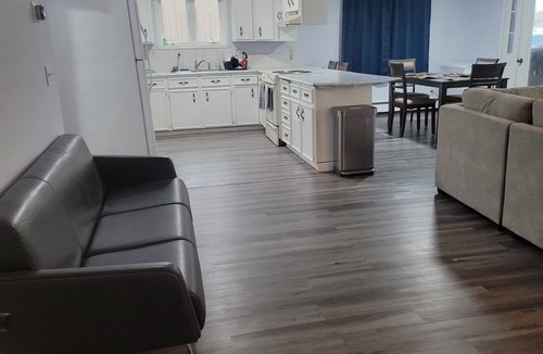Solomon House | Family Friendly Apartment