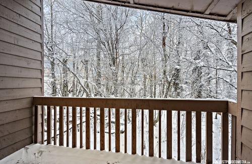 Bayshore - Klatt House | Family Friendly - Near Airport & Lake w/Mountain Views - No Chores