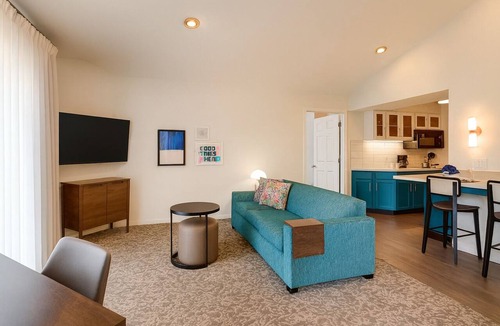 Sunnyvale Hotel | Family Fun at California's Great America Theme Park! 2BR Suite w/FREE Breakfast