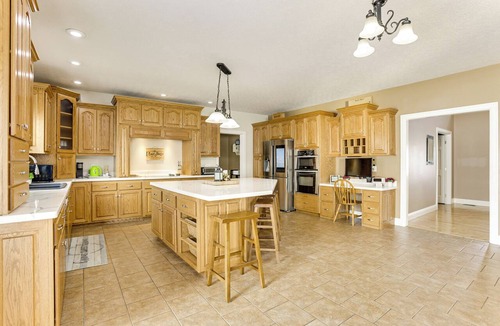 Summit Station House | Family Home on 9 Acres! Climbing Wall & Gym