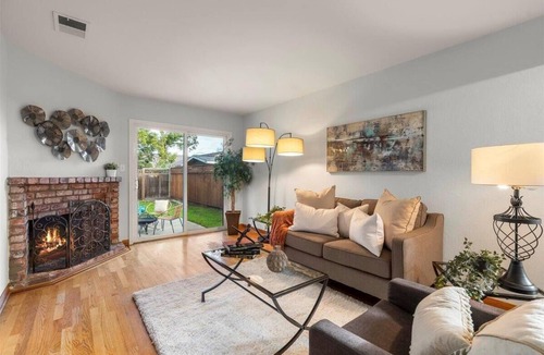 West San Jose House | Family-sized 3b SFH, Pet friendly, big backyard, & 5 mins to Santana row!