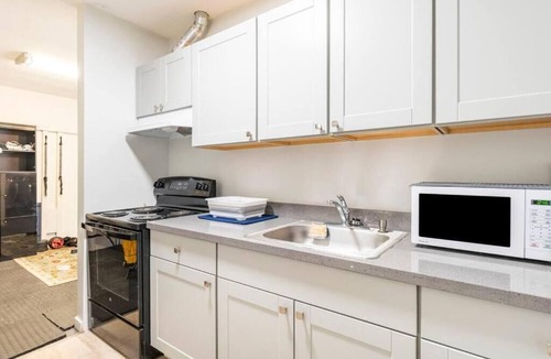 Sequoyah Apartment | Fantastic 1-bedroom studio in welcoming Oakland near Oakland Zoo