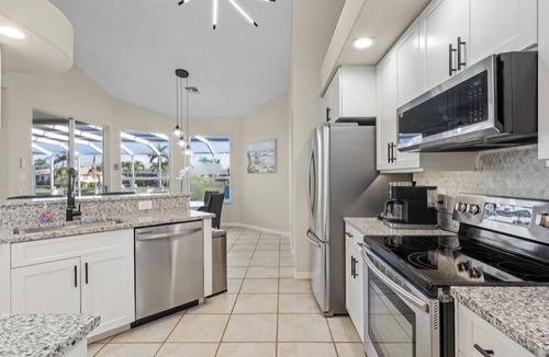 Punta Gorda House | FANTASTIC! LUXURY REMODEL, SUN FILLED-HEATED POOL, NEW LISTING, 5MIN 2FISHVILL