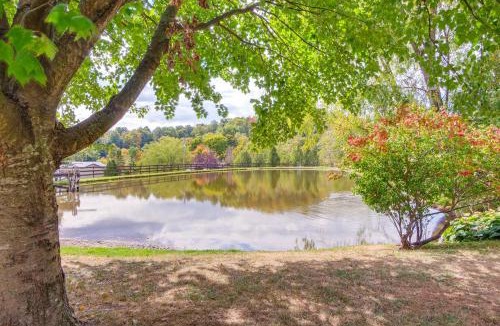 Dundee House | ‘Farmyard Stays’ Dundee Home w/Scenic Views!