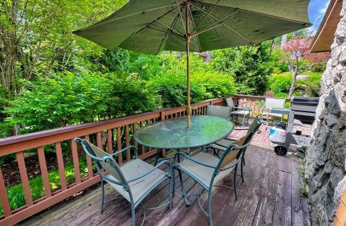 Carroll Apartment | FC17 Stylishly renovated Forest Cottage walk to Bretton Woods ski trails wifi cable ping pong