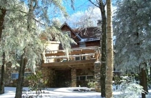 Charter Hills House | FIELDSTONE AND LOG HOME ON BEECH. Ski season dates available at 2024 prices!
