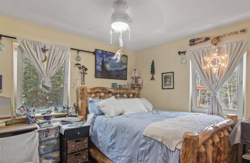 Sterling Cabin | Fish Camp – Rustic Retreat with 4 Cabins, Gazebo & Kenai River Access | Sleeps 14