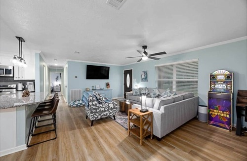Conroe House | Fish/Relax at Lakefront Retreat Sleeps 10 Pets OK