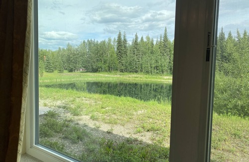 North Pole Apartment | Fly or drive-in waterfront aurora-viewing 1 br apartment on airstrip and lake.