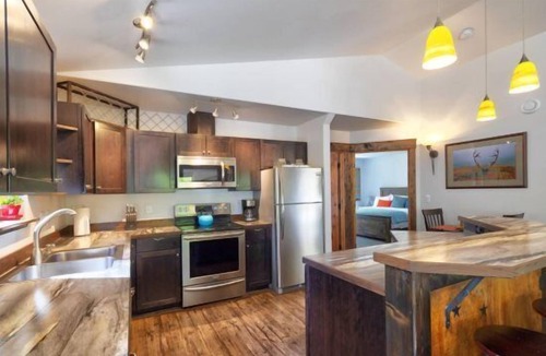 Talkeetna Ski Chalet | Forrest Glenn Chalet in Talkeetna, Alaska. Family Friendly, Near Denali National Park, Sleeps 8