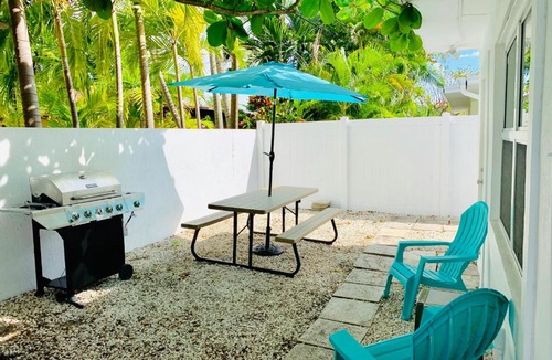 Lauderdale Beach House | FORT LAUDERDALE BEACH HOUSE ONLY 50 STEPS TO OCEAN! SLEEPS 10