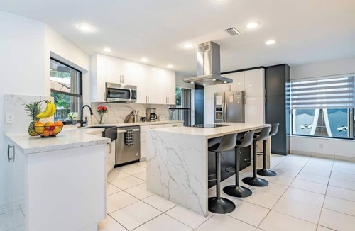 Croissant Park Villa | Fox Private Resort-Heated Pool, Spa-Downtown&Beach