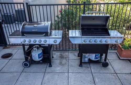 Milpitas Apartment | Free Breakfast. Free Shuttle. Outdoor Pool & Hot Tub. Studio Near Downtown San Jose.