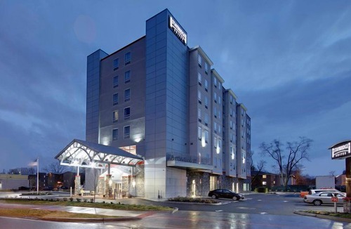 Columbus Apartment | Free Breakfast! Suite Only 1 Mile from OSU! Indoor Pool!