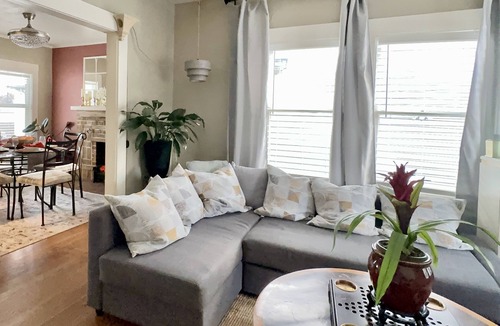 Oakland House | Free Parking Fast WiFi Backyard Near OAK & BART