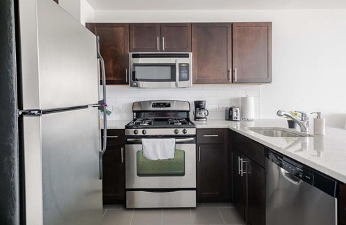 East Hyde Park Apartment | FRONTDESK Debonair Studio Apt with City View