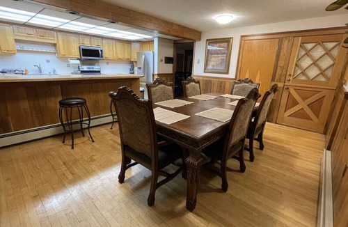 Fairbanks Apartment | Frontier Lux 2 Bedroom
