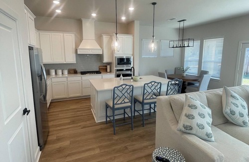 Tomball House | Fully Furnished 3-BED Quiet New Community with Easy Access to Hwy 249 & Hospital