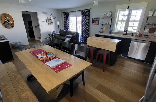 Curtice House | Fully remodeled house 5 min from Lake Erie, large yard.