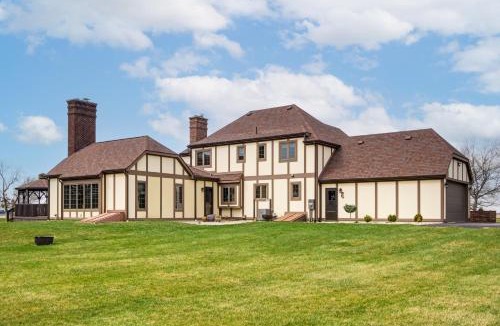 Melmore House | Fun w/Family! Peaceful Countryside Tiffin Retreat