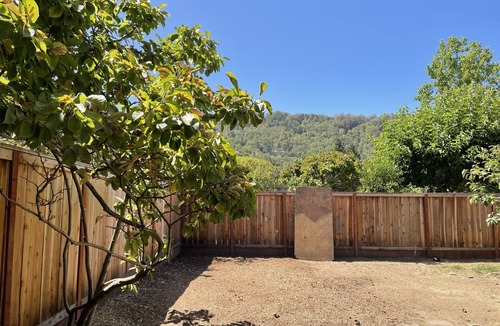 Fairfax Apartment | Furnished Fairfax Garden Apartment Close to town!