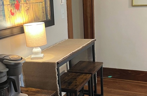 Lexington Apartment | Furnished sweet retreat, 2-bedroom apartment in Lexington - WiFi, W/D, Parking