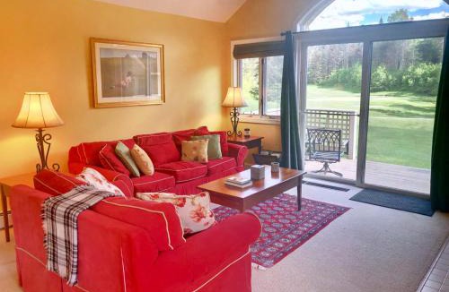 Carroll Villa | G2 Sunny and homey Fairway Village Townhome right on the Omni Mount Washington Hotel golf course