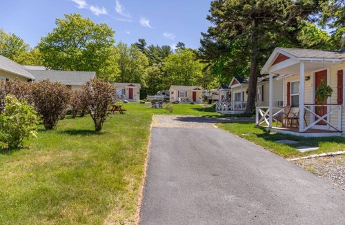 Hulls Cove Cabin | Gallagher`s Travels Cabin 2 Two Bedroom King/Queen
