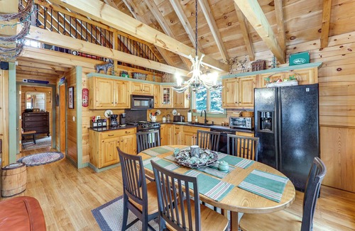 Stratton Cabin | Game Room, Deck! Cozy Ski Cabin Near Sugarloaf