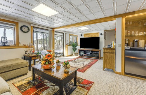 Dedham House | Gateway to Acadia! Green Lake Home w/Hot Tub