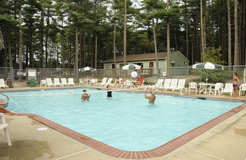 Rochester Resort | Gateway to Cape Cod Vacation Cottage 1