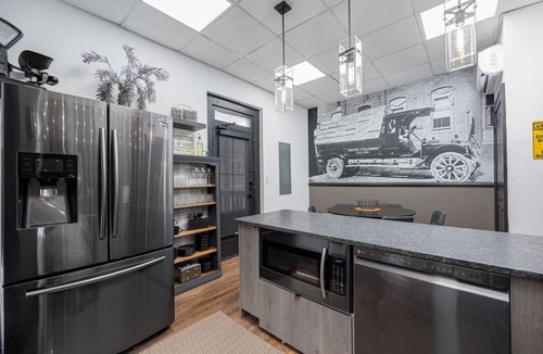 Downtown Columbus House | German Village Grand Retreat
