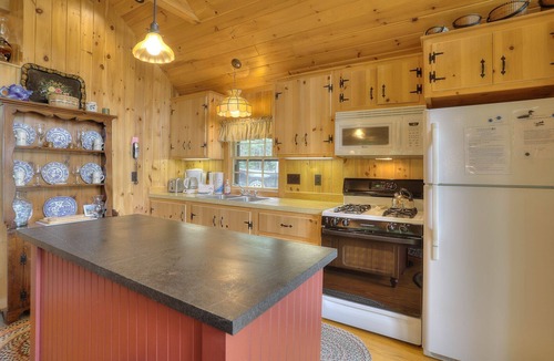 Rangeley House | Gerstley - Quiet, secluded adorable camp on Loon Lake