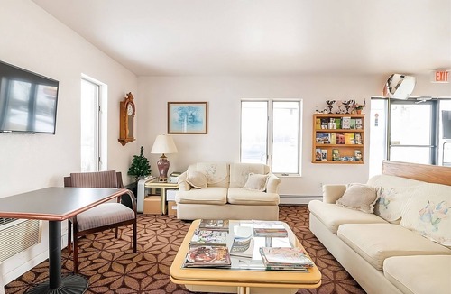 Chesaning House | Get Ready for Adventure! Pet-Friendly, Minutes to Showboat Park Disc Golf Course