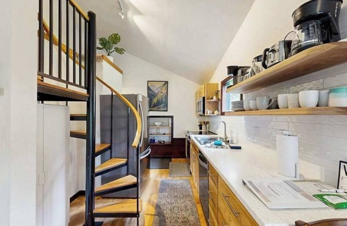 Girdwood House | Girdwood Mountain House | Privacy | Tall Ceilings