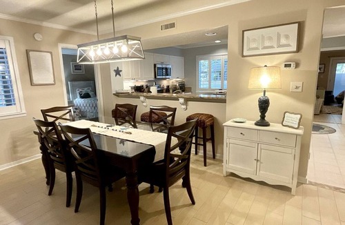 Arcadian Shores Cottage | Glorious Cottage with Fireplace in Myrtle Beach, South Carolina