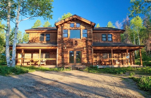 Clark Cabin | Gold Camp - A Classy-Rustic Gem