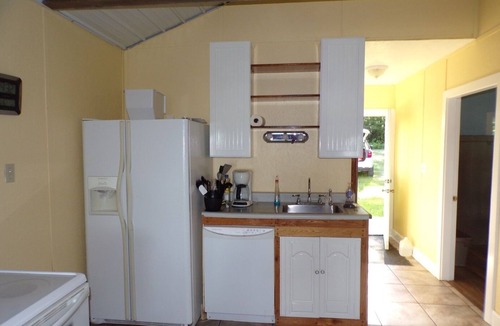 Stetson Cottage | Gorgeous 2-bedroom cottage with AC in charming Stetson