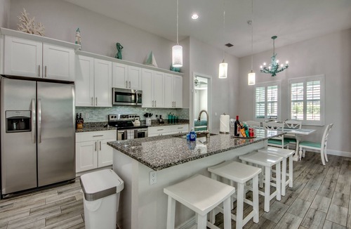 Pelican House | Gorgeous 4 bed 3 bath home with Indoor/Outdoor Living, Private Pool & Hot Tub