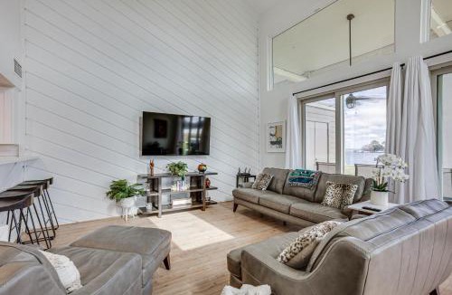 April Sound House | Gorgeous Lakefront Townhome w/Pool Access & Views