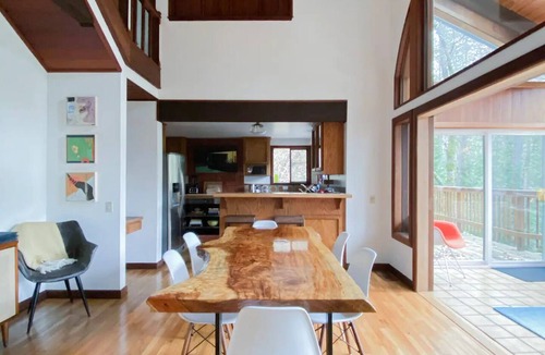Cedar Ridge House | Grass Valley Treehouse Retreat near the Yuba River