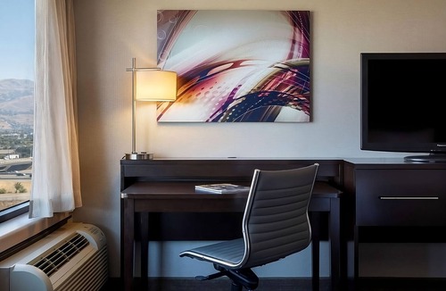 Milpitas Hotel | Great Deal! 4 Relaxing Suites Near Winchester Mystery House, Pets are Allowed