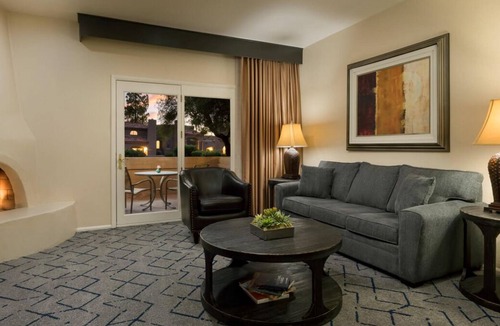 South Scottsdale Resort | Great for Group Travel! 3 Pet-friendly Units, Free Parking and Shuttle Service!