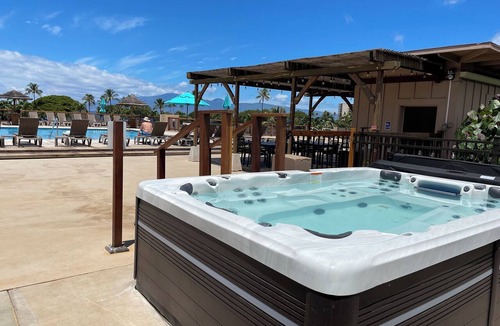 Kaanapali Condo | Great value Sleeps 3, Private Beach Club, walk Kaanapali Beach, Gym