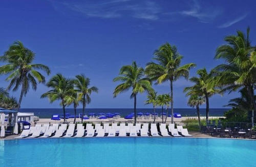 Central Beach Hotel | Group Friendly Retreat | 3 Modern Units | Outdoor Pool | Near South Beach Park